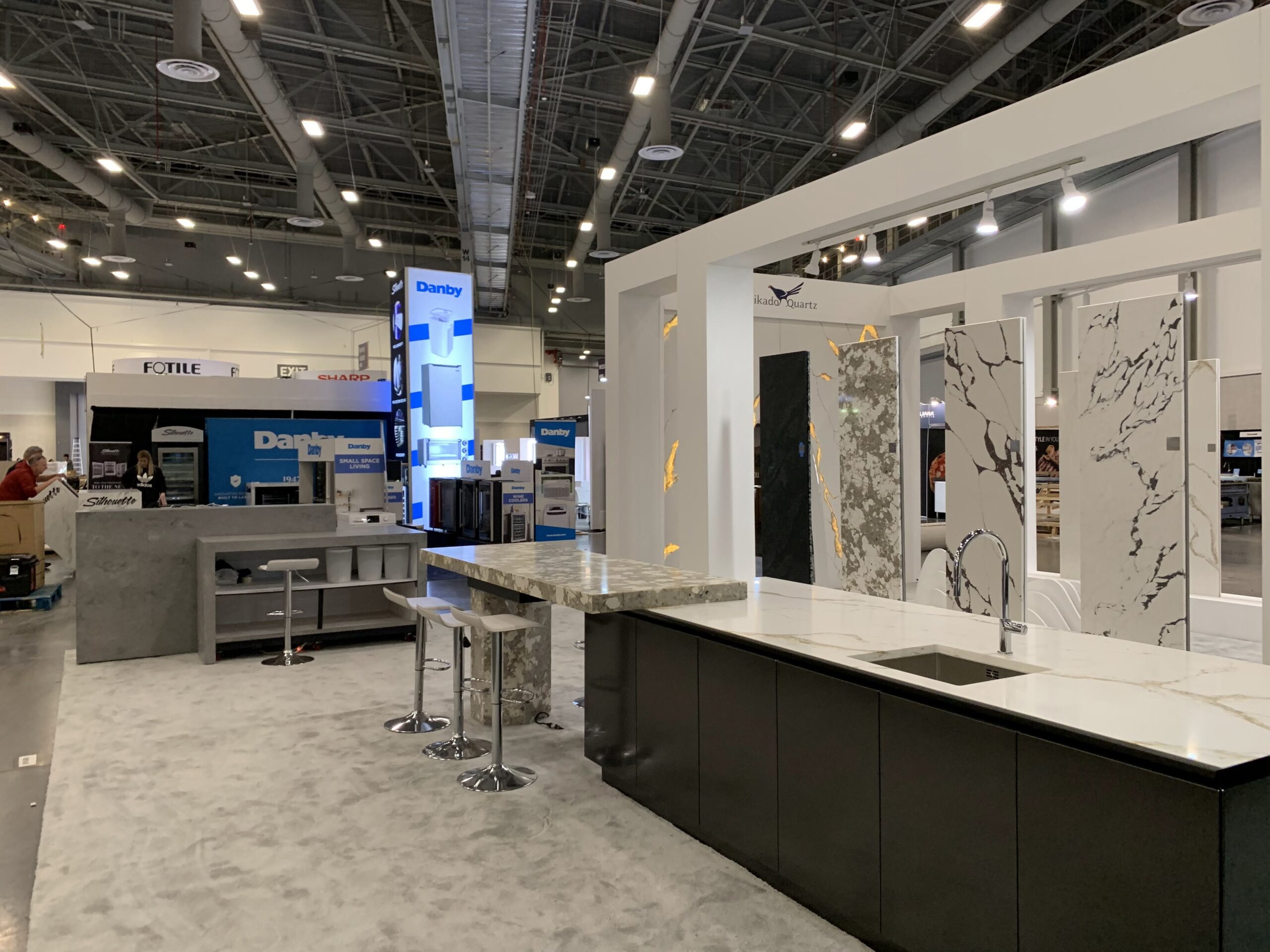 Saiens product counter and slab display at KBIS 2024